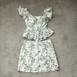 Blue Rain Tropical/Botanical Two-Piece Set - Green and White